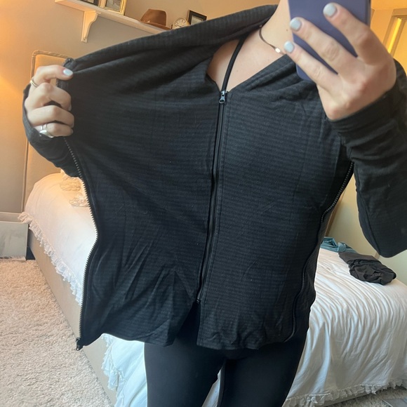 ✨LULULEMON ASYMMETRICAL BLACK JACKET - Picture 4 of 9